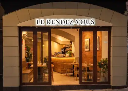 Le Rendez-vous exterior