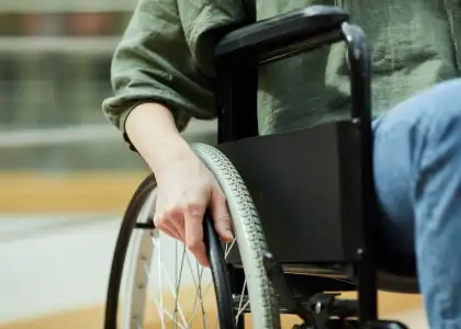 Woman in wheelchair 2021 08 27 22 26 59 utc