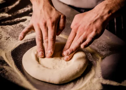 9 Neapolitan pizzas prepared at its open kitchen countertop 9 Cun Na Po Li Shou Gong Bo Bing 01 2 1