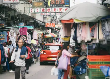 A Walkthrough of Local Life in Hong Kong Street Markets 5