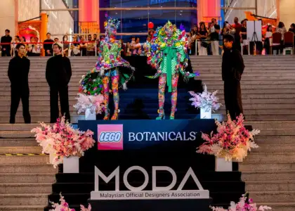 LEGO Botanicals Fashion Show