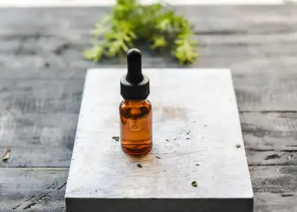 Your Crash Course on How to Use Natural Essential Oils header