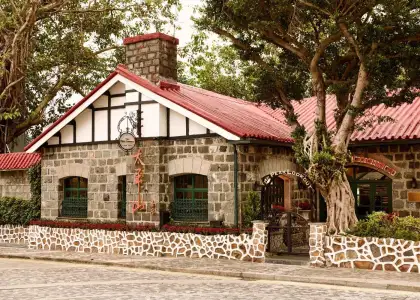 The Peak Lookout Renovation Marks New Chapter for Legendary Restaurant 1