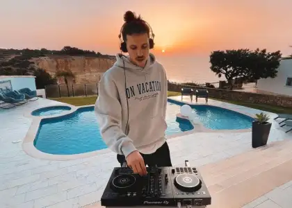 Weekender HK DJ Chris Luno Plays at CARBON Plus 9 More Nightlife Events