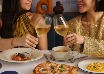 Celebrate METT Singapore’s First Christmas Season with Glamorous Indulgence