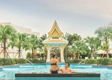 Six Luxurious Hotels in Bangkok for a Lavish Songkran Stay