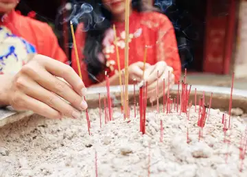 Six Superstitions and Taboos Observed During Hungry Ghost Festival