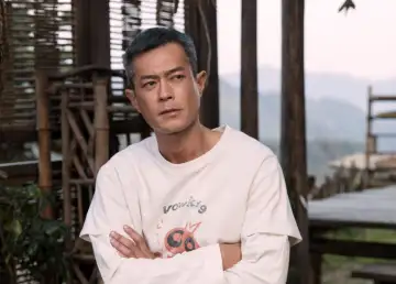 GROCERY Lets You Wear Louis Koo’s Graphic Shirt from ‘Back to the Past’