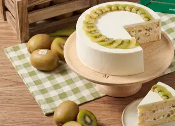 Lady M Teams Up with Zespri for a Fresh New Zealand-Inspired Kiwi Shortcake