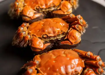 Duddell’s Brings Jiangsu’s Prized Hongze Lake Hairy Crabs to the Table