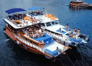 Set Sail with Hong Kong Junks and Win an Unforgettable Experience!