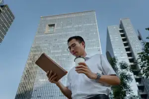 Think You’ve Got What It Takes? Here’s a Guide to Pursuing a Financial Career in Hong Kong