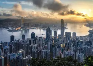Must-Visit Places in Hong Kong for Sightseeing, Eating, Drinking, Partying