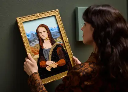 31213 LEGO Art Mona Lisa LEGO Artwork at 'Let's Go Paris!'