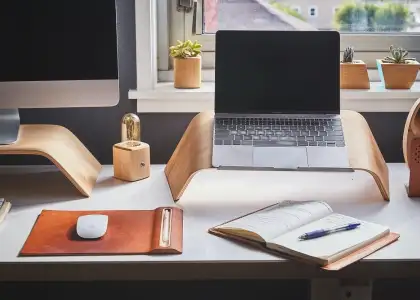 5 Tips to Clean Your Desk Clutter