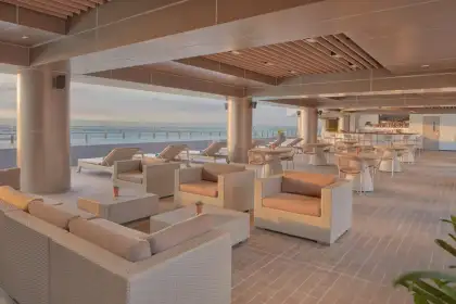 Edge Pool Bar Lounge