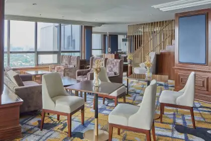 Summit Lounge Holiday Inn Ortigas