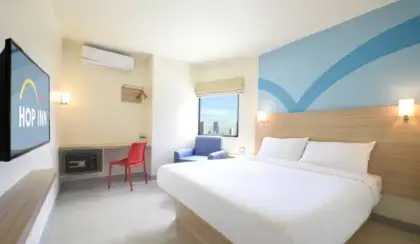 Deluxe Room at HOP INN Hotel Aseana City Manila