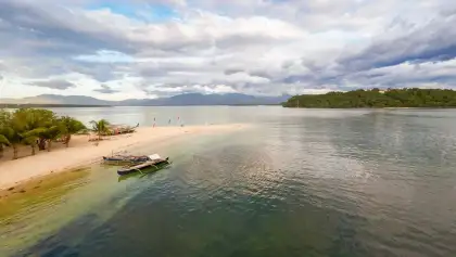 magalawa island white sand beach