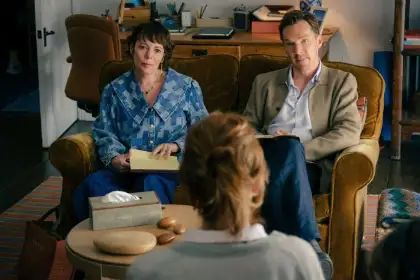 Benedict Cumberbatch and Olivia Colman in 'The Roses'