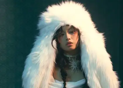 Vietnamese singere 52Hz