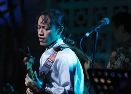 Halina performing live