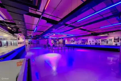 Roller Fever Skating Experienceat Ayala Malls Manila Bay