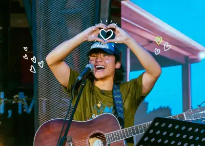 Rising Fil Aussie Artist Grentperez Swoons Filipino Fans in Eastwood City