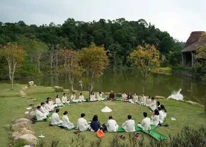 Website Book Retreats Header