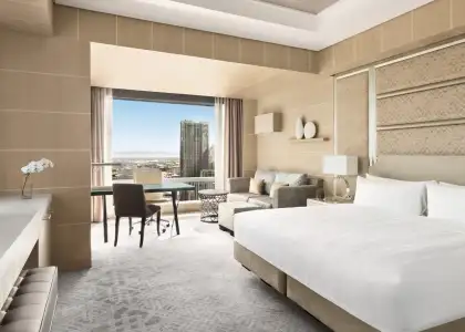 Deluxe Room at Shangri La The Fort Manila