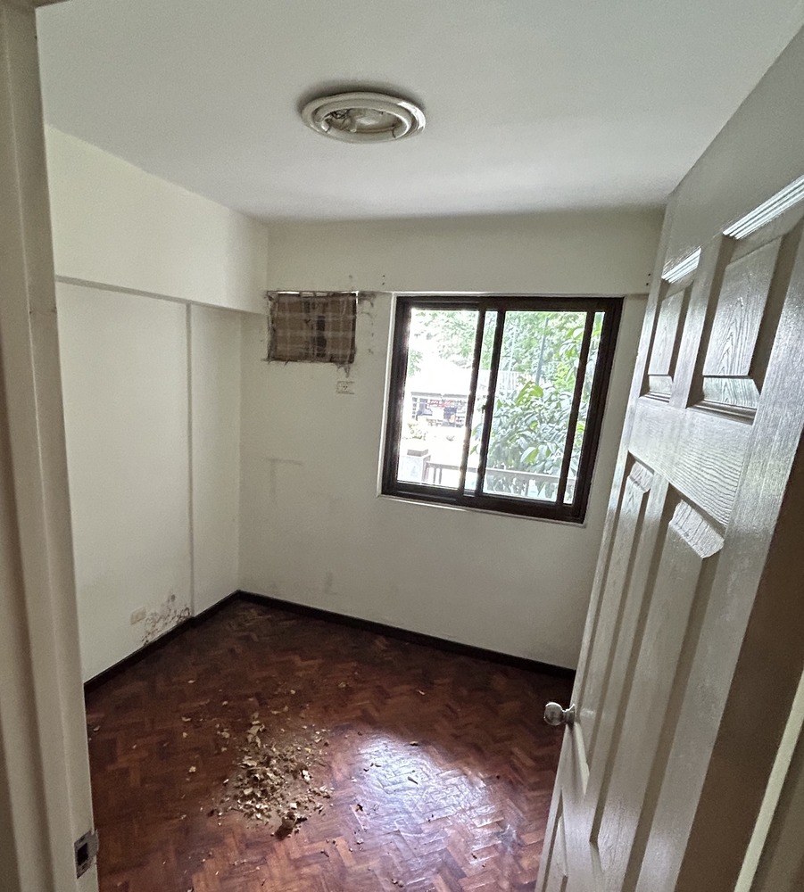 Guest Bedroom Before Renovation