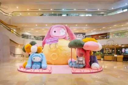 7 juju world: Pacific Place x CJ Hendry