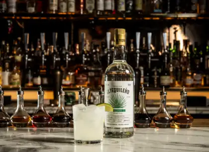 El Tequileno Bar Counter