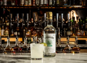 El Tequileno Bar Counter