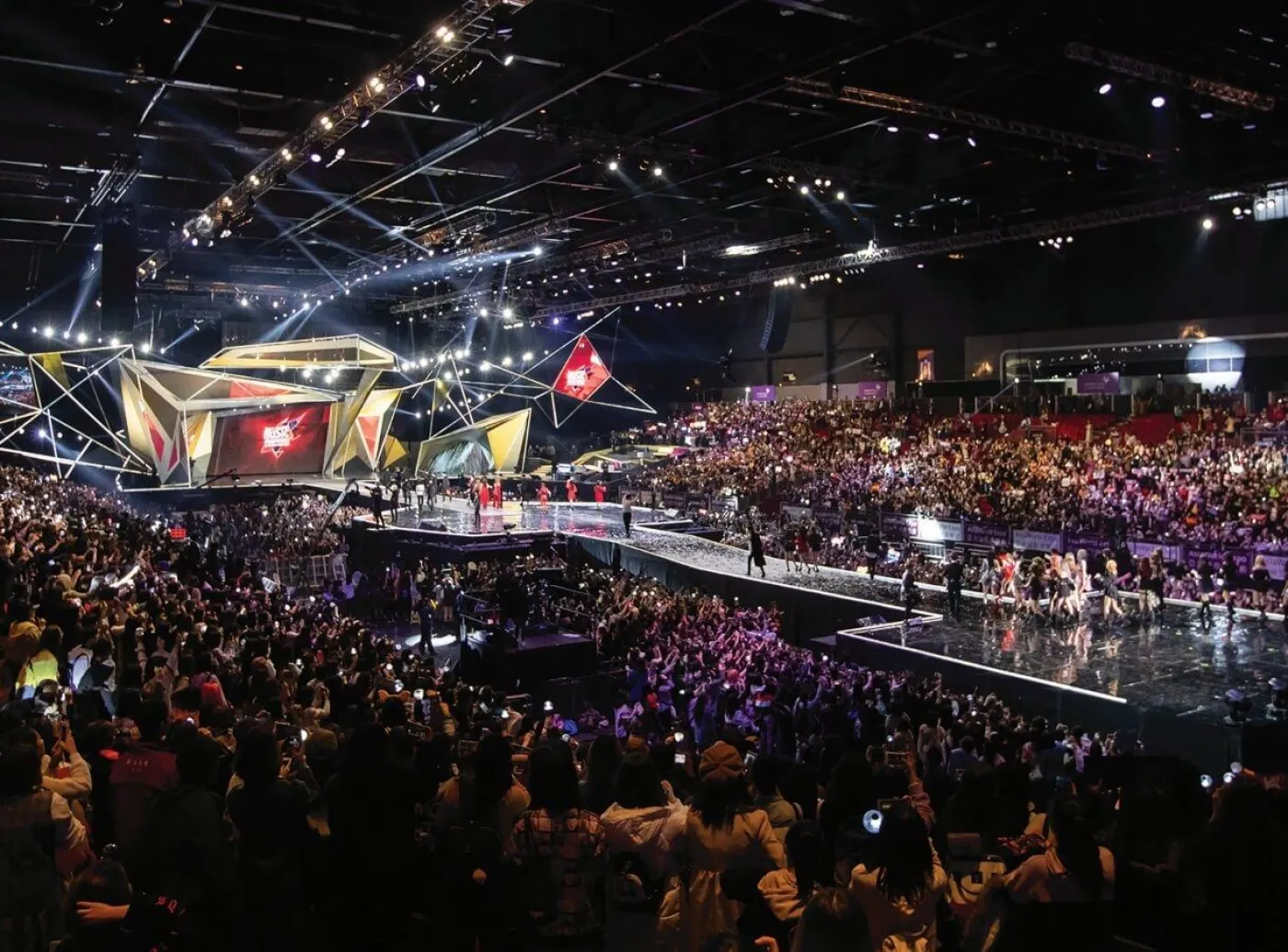 5 MAMA in HONG KONG cmyk