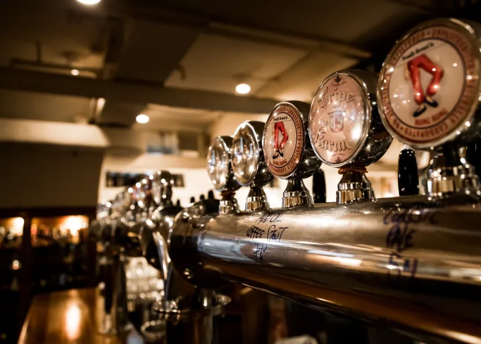 The Globe Taps 1