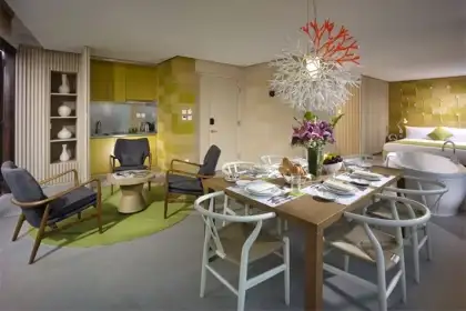 Book Direct Get Free Red Wine Bottle at Hotel Madera HK with American Express