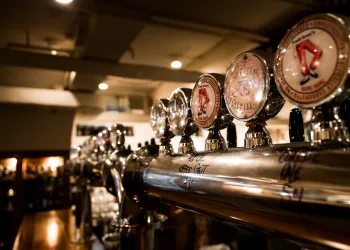 The Globe Taps 1