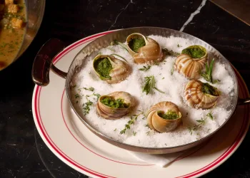 ESCARGOTS À LA BOURGUIGNONNE