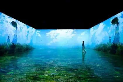 GROUNDSEESAW's Immersive Exhibit 'Monet Inside' in Singapore