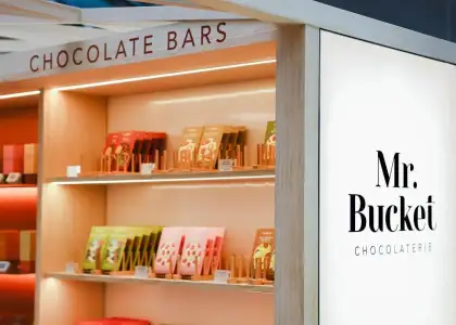 Mr Bucket Changi Airport