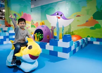 Pinkfong Baby Shark Indoor Playhouse 1