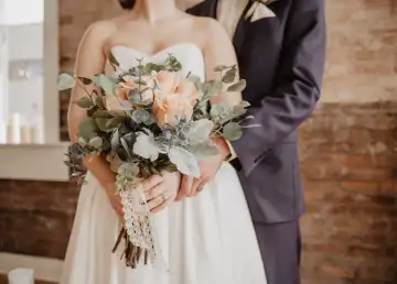 More Singaporeans Tied the Knot in 2021, But Many Also Ended Their Relationships