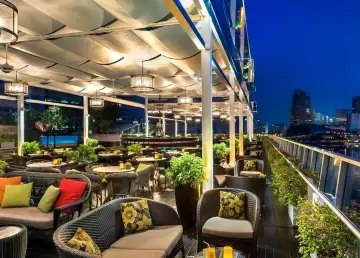 Sip in the Sky: Best Rooftop Bars in Singapore for Breezy Summer Nights